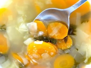 vegetable soup, soup, spoon-445160.jpg